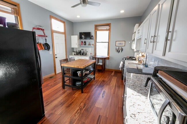 Building Photo - 1241 Bates Ave