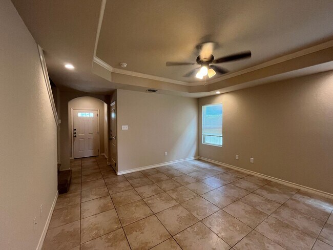 Foto del edificio - 6862 Lakeview Dr.