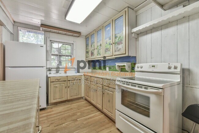 Foto del edificio - 266 Glenridge Dr