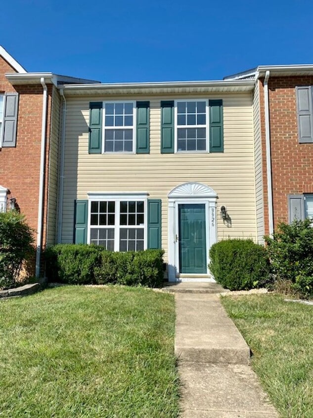Primary Photo - Brigth 2 Level Townhome in Spotsylvania