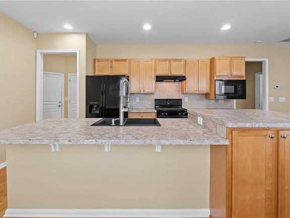 Kitchen - 610 Larch Looper Dr