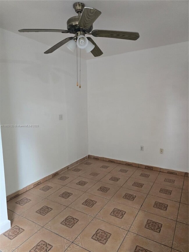 Foto del edificio - 4716 SW 1st St