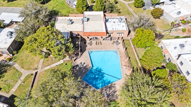 Building Photo - 244 Paso Noble Dr