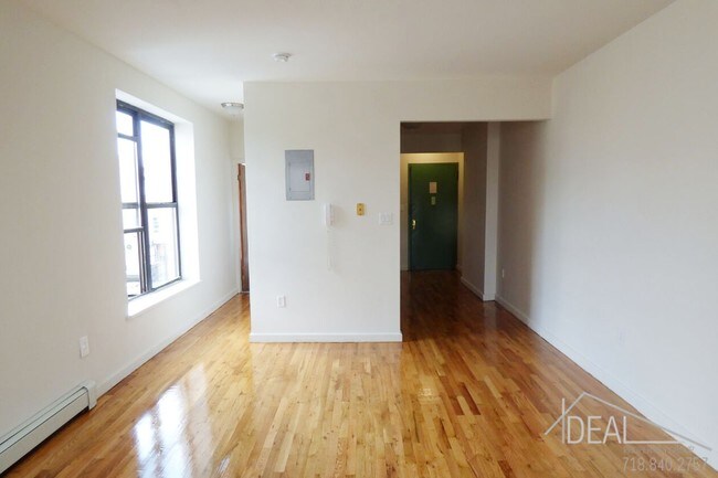 Building Photo - 243 56th St