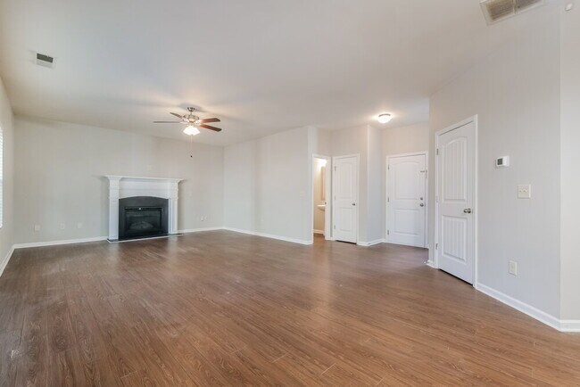 Foto del edificio - 261 Chandler Bluff Ct SE