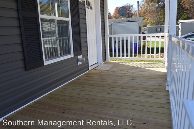 Building Photo - 2 br, 1 bath House - 3 Locust Lane