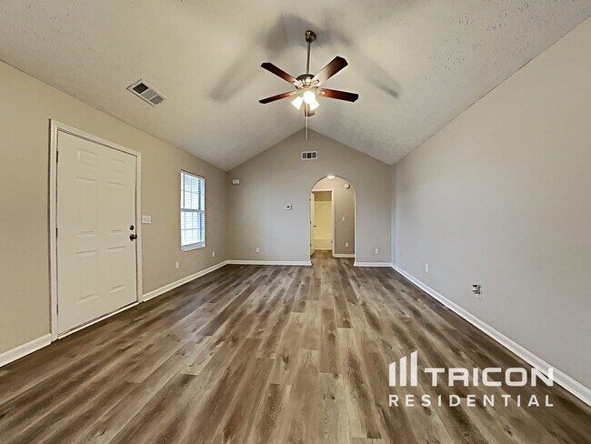 Foto del edificio - 702 Heritage Ridge Dr