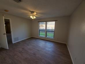 Building Photo - 919 Sugarberry Dr