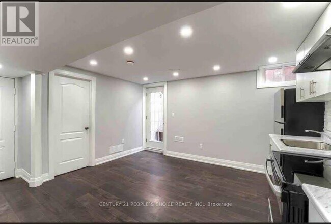 Building Photo - 62 Aurora Pl