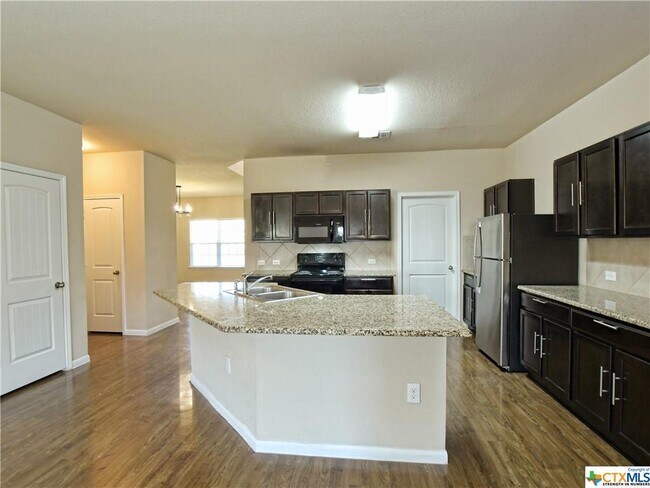 Foto del edificio - 14313 Deaf Smith Blvd