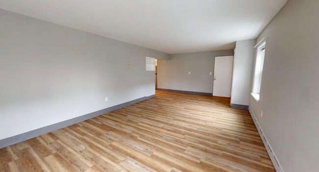 1bed 1bath living room - 503 N Riverview Dr