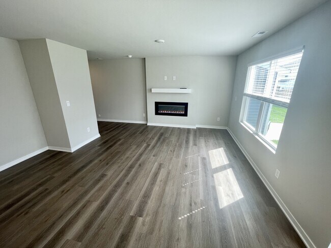 Building Photo - 577 N Kimberlite St