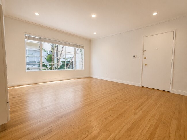 Building Photo - 1350 Hayworth Ave