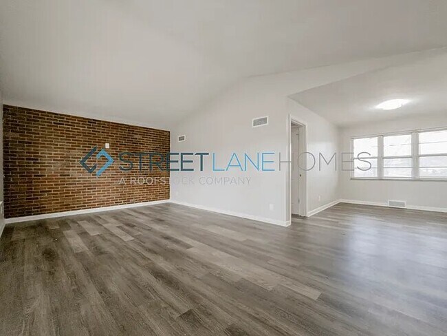 Foto del edificio - 1740 Carolyn Park Dr
