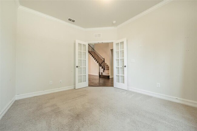 Building Photo - 1055 Palmetto Dr