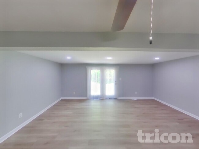 Building Photo - 9226 Throgmorton Rd