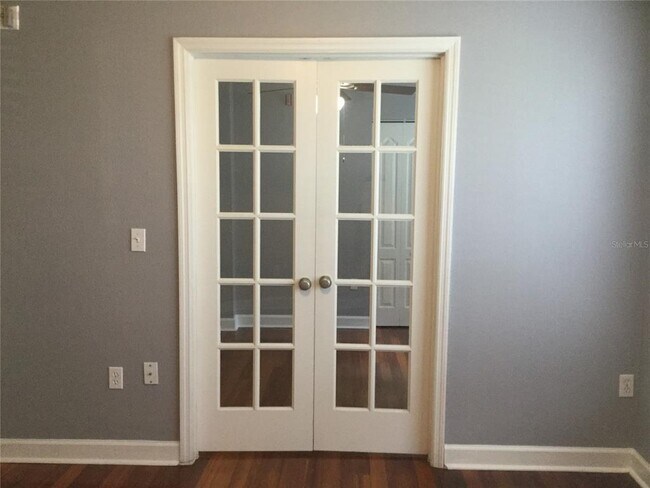 Foto del edificio - 2071 Dixie Belle Dr