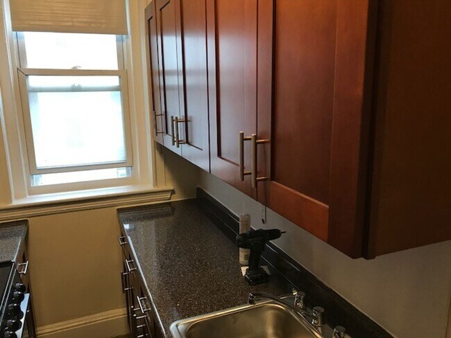 Foto del edificio - Nicely renovated studio in the heart of Fenway!