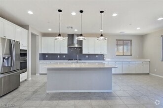 Building Photo - 701 Monroe Hl Pl
