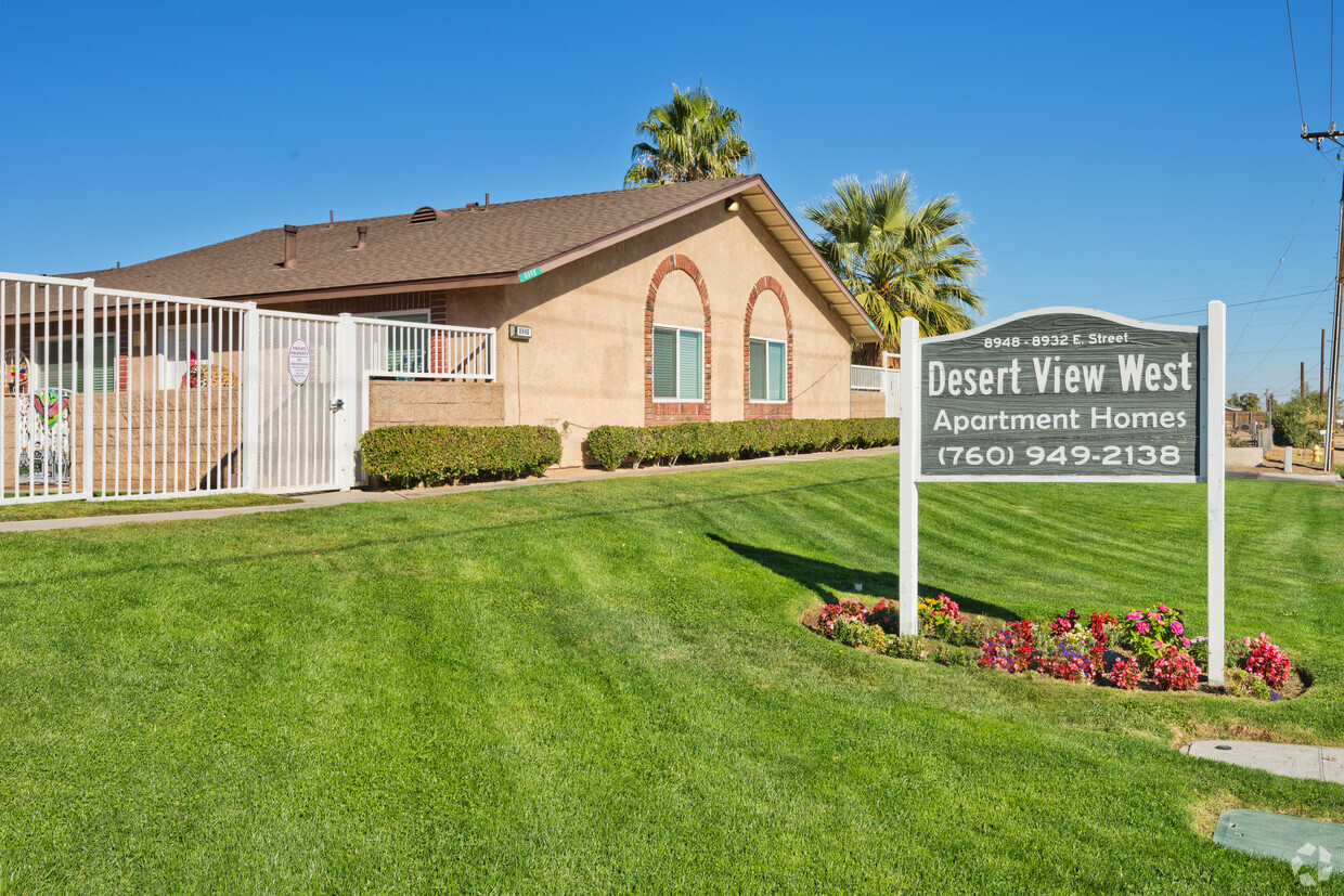 Primary Photo - Desert View Apartments