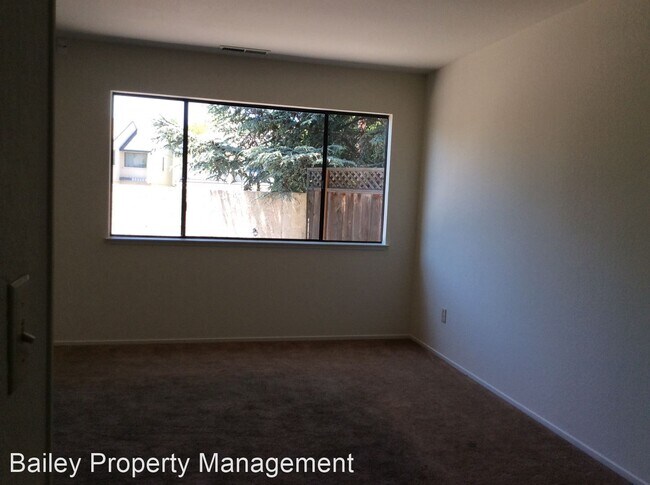 Building Photo - 3 br, 2.5 bath House - 100 Terry Loop