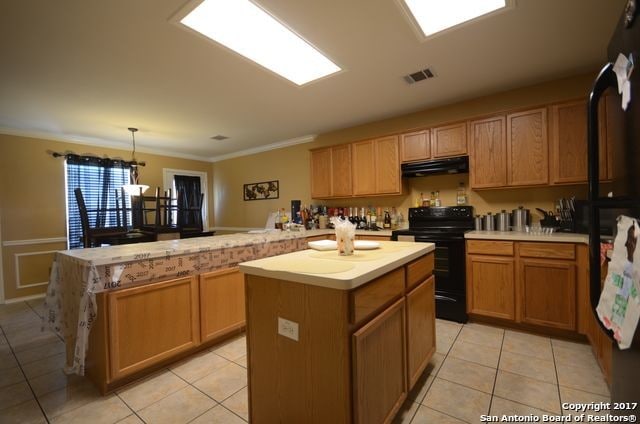 Building Photo - 8663 SUNNY OAKS