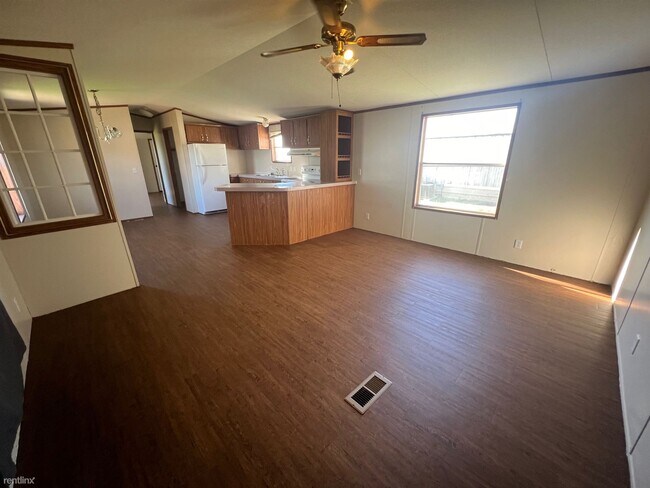 Foto del edificio - 2 br, 2 bath Mobile Home - 1254 Industrial...