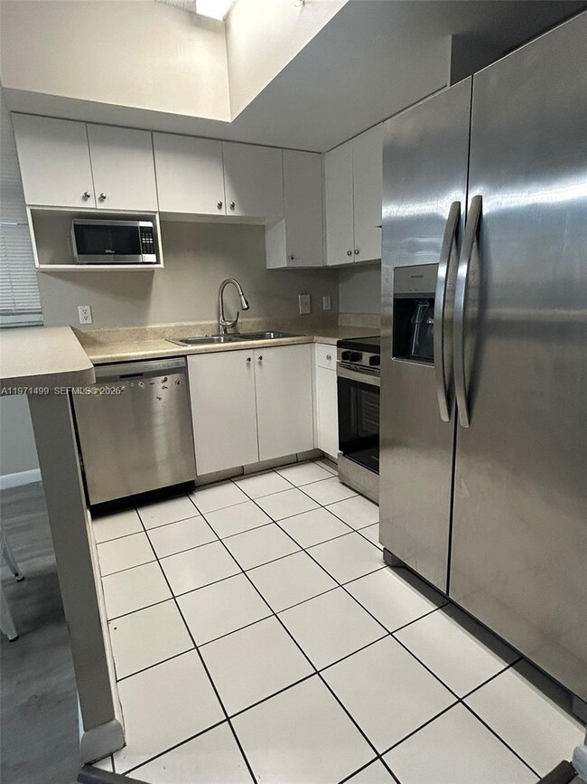 Foto del edificio - 5085 NW 7th St