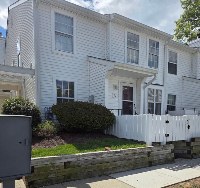 Building Photo - 91 Almond Dr