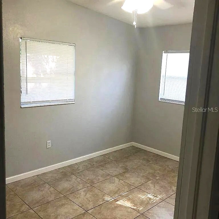 Foto del edificio - 119 Edgewater Dr