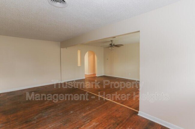Building Photo - 706 Alexander St