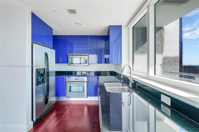 Foto del edificio - 60 SW 13th St