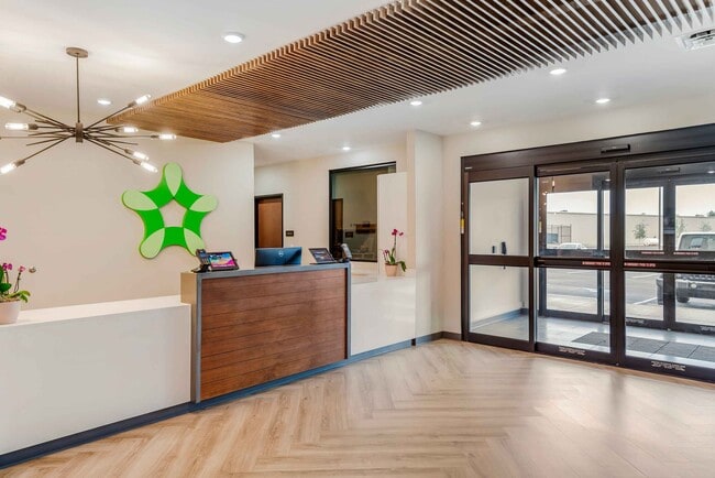 Building Photo - Furnished Studio-Charlottesville