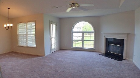 Building Photo - 433 Rivertree Ln