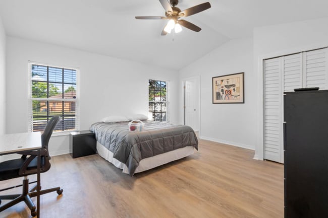 Photo - 802 Abbott Ave House