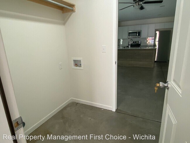 Building Photo - 3 br, 2 bath House - 1707 N Grove