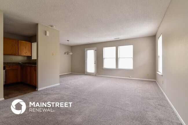 Building Photo - 2405 Collins Way