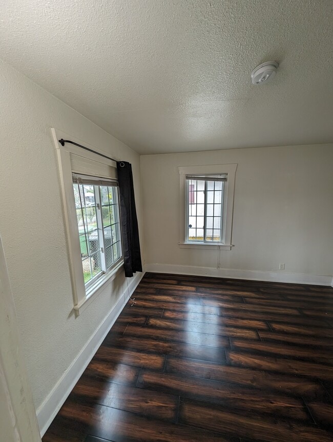 Building Photo - 1641 W 60th St