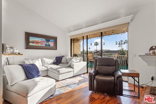 Foto del edificio - 4637 Park Dr