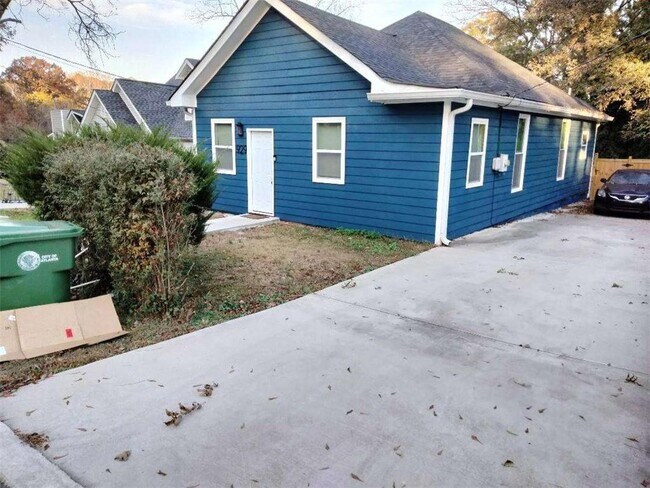 Foto del edificio - 929 N Grand Ave NW