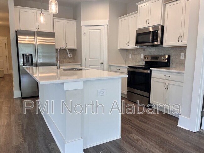 Building Photo - 29458 Canoe Cir NW