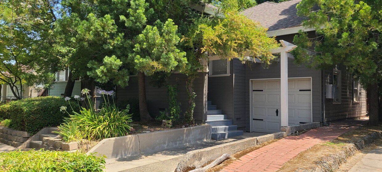 Primary Photo - 2553 27th St