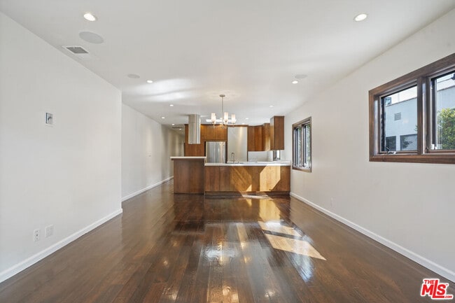 Foto del edificio - 458 N La Jolla Ave