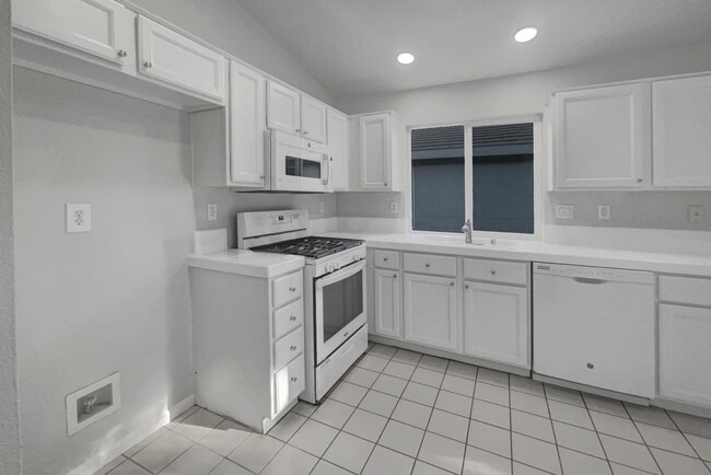 Building Photo - 1510 Pastal Way