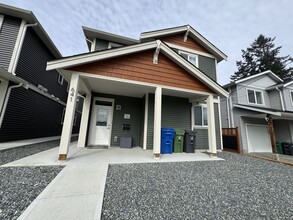 Building Photo - 641 Lambert Ave