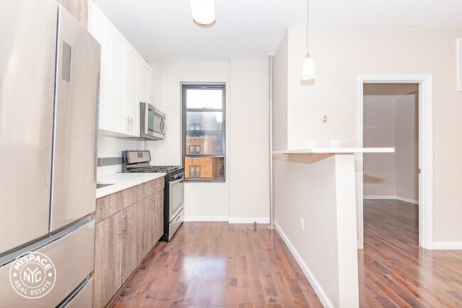 Foto del edificio - 377 Montgomery St