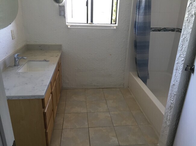 Foto del edificio - 401 Western Ave