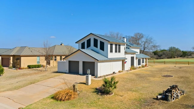 Building Photo - 1210 Sunray