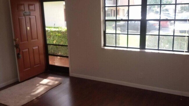 Building Photo - 4661 Oak Terrace Dr