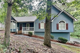 Building Photo - 501 Brooksdale Dr